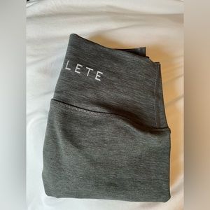 Alphalete OG revival leggings 💛